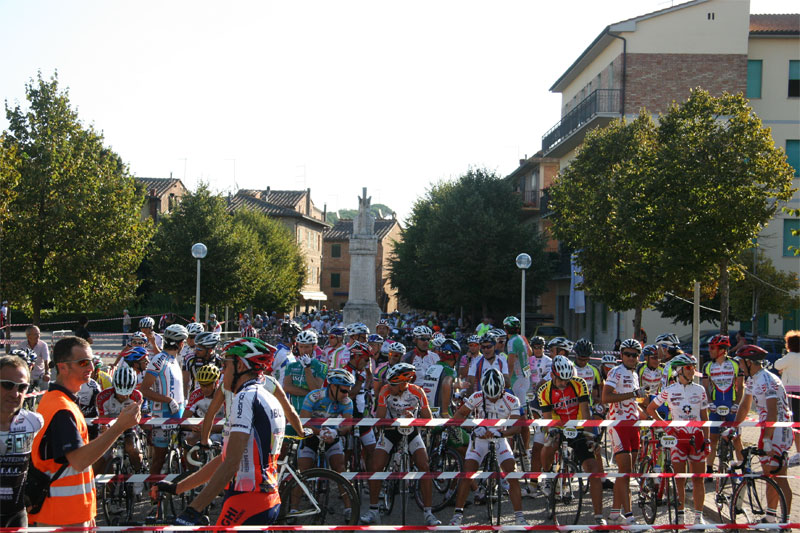 gal/2009/06 - GF della Valdarbia/partenza_lungo_e_corto/IMG_7599-01.jpg